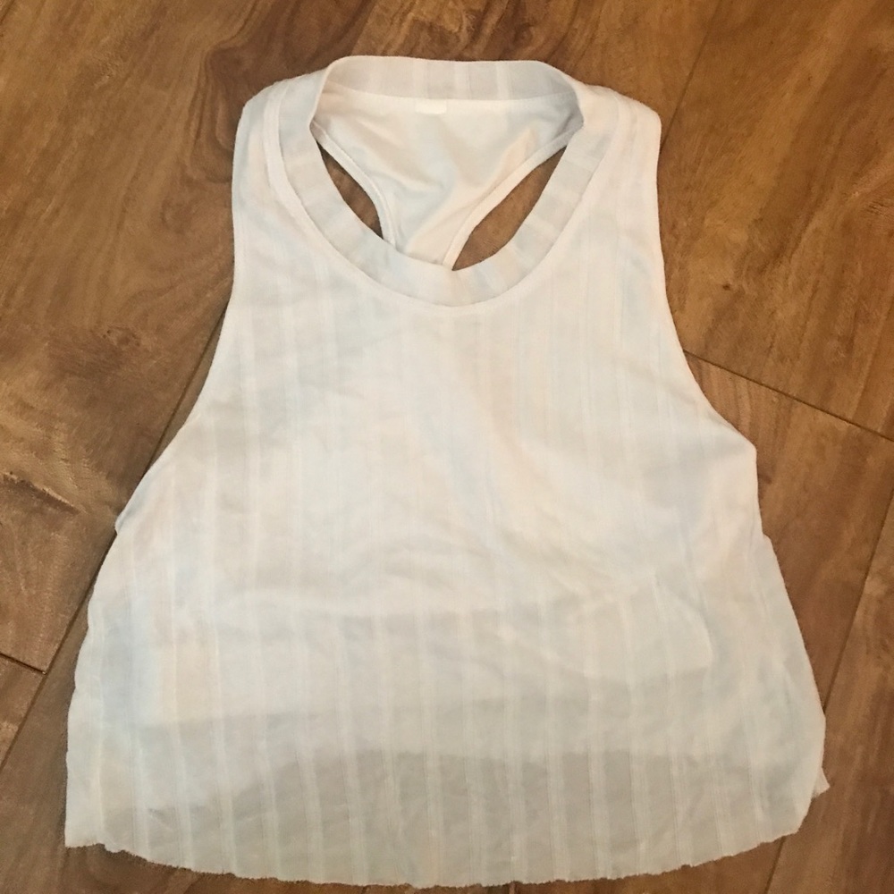 Alo Yoga athleisure shirt crop top
